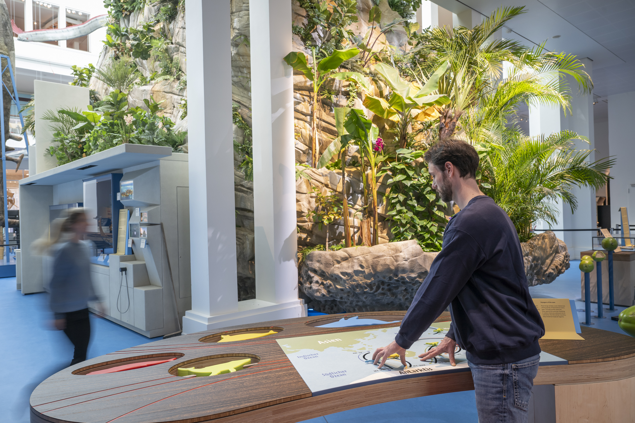 Der blaue Kontinent_Bereich Ressourcennutzung_Walspiel_(c) Übersee-Museum Bremen_Volker Beinhorn