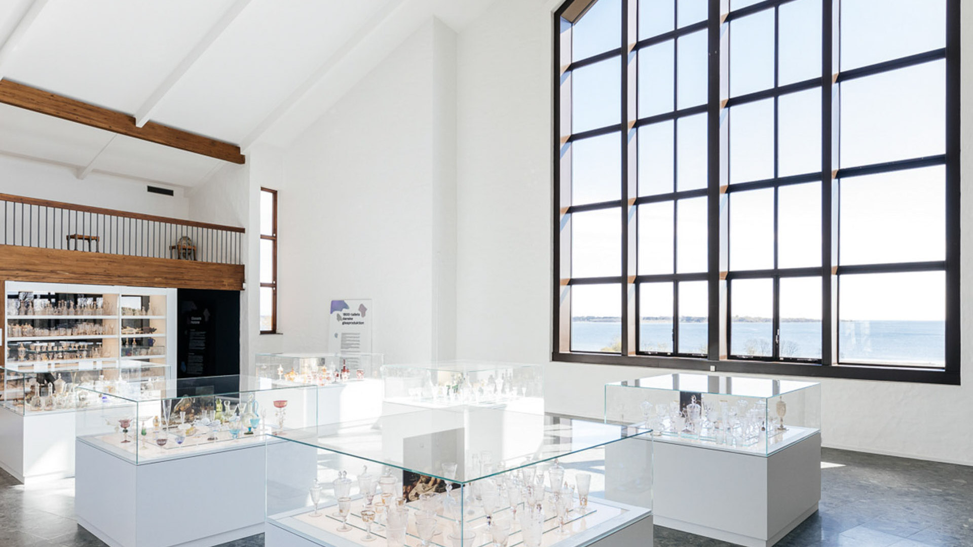 Glass museum, vitrine production, Showcase production, Graphic production